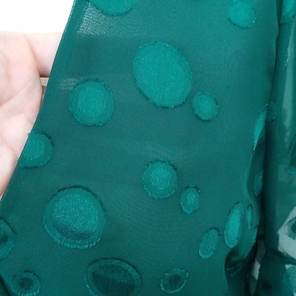 Highline Collective Double V Neck Green Blouse Size - Small - Picture 8 of 16